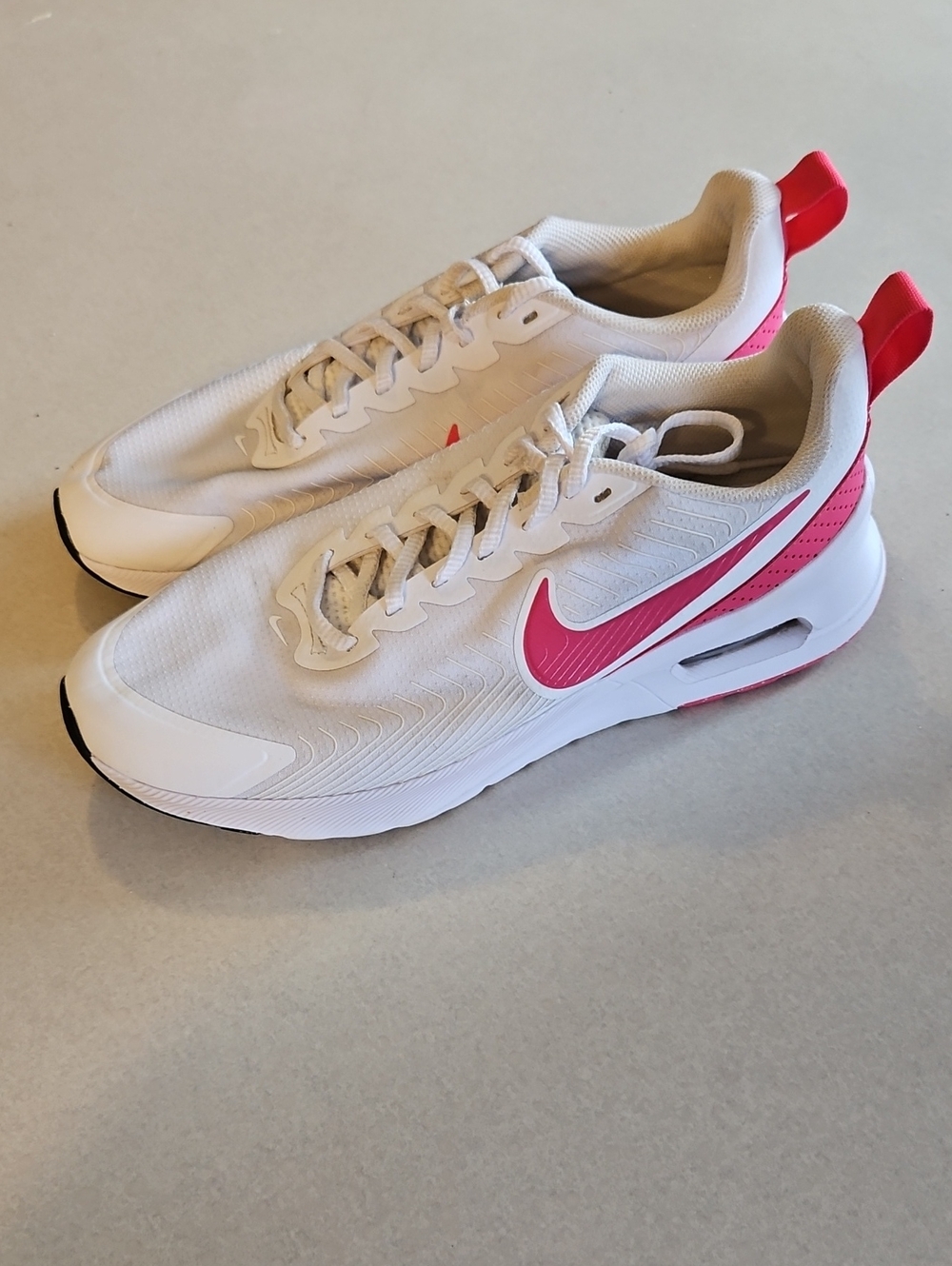 Nike Air Max Nuaxis Sneakers